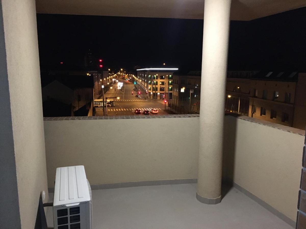 Queen Apartman Debrecen Bagian luar foto