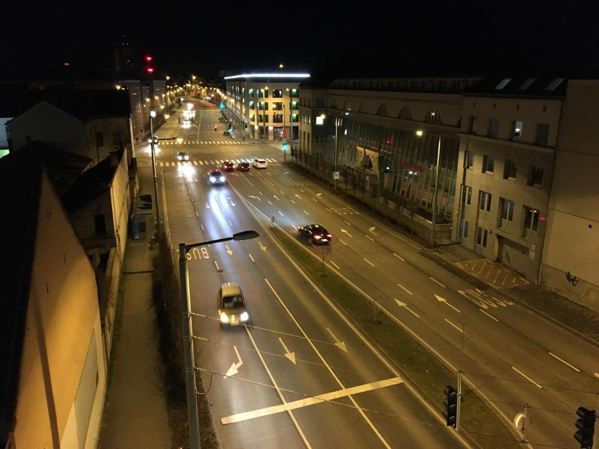 Queen Apartman Debrecen Bagian luar foto