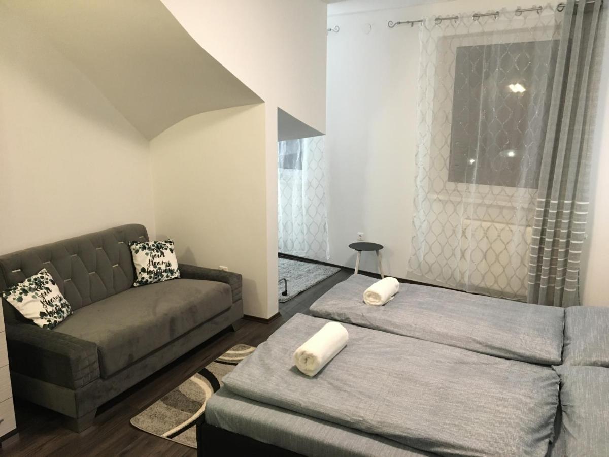 Queen Apartman Debrecen Bagian luar foto