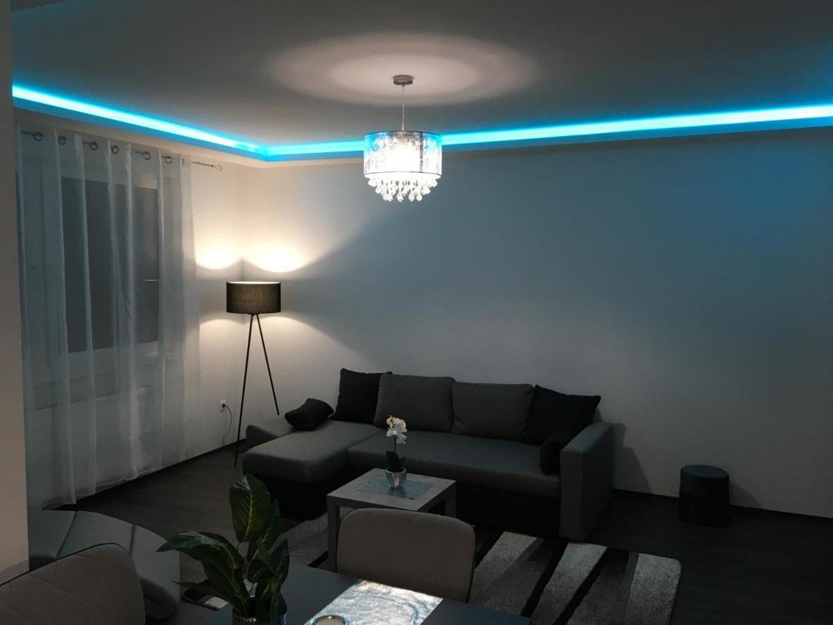 Queen Apartman Debrecen Bagian luar foto