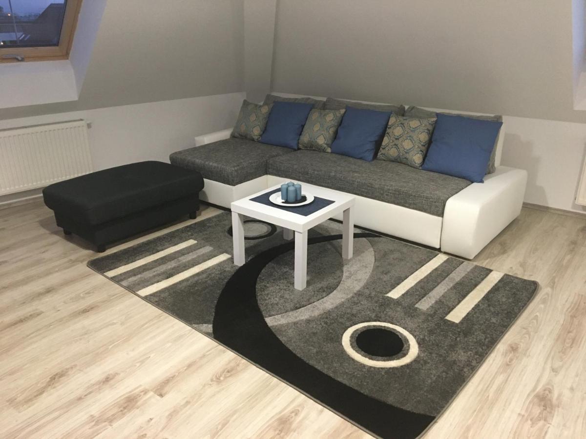 Queen Apartman Debrecen Bagian luar foto