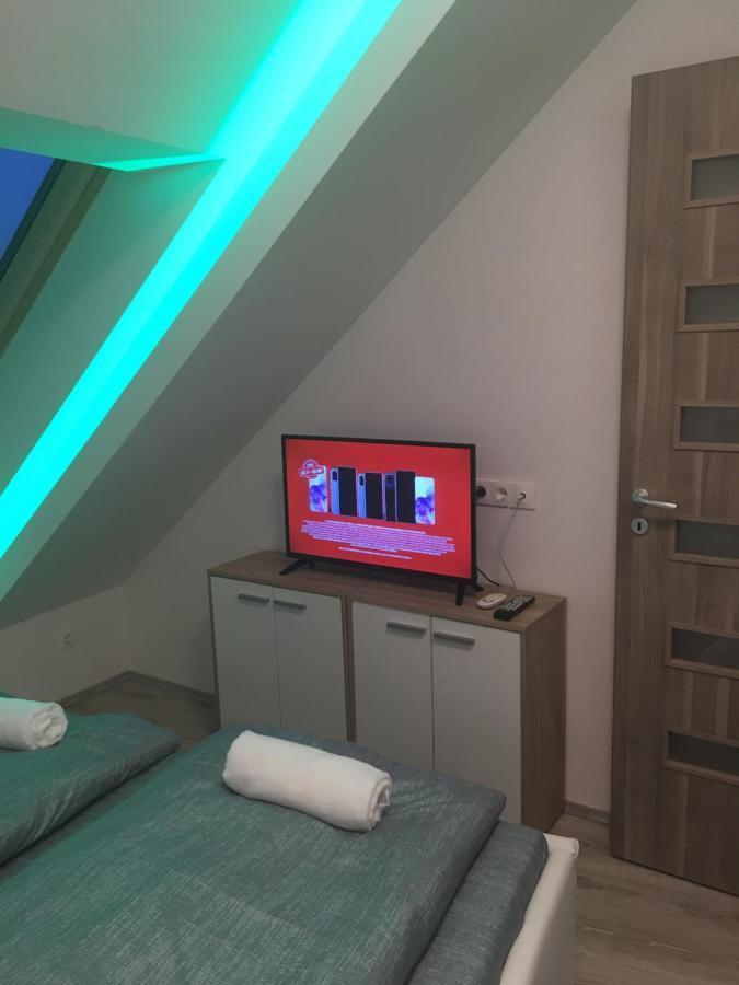 Queen Apartman Debrecen Bagian luar foto