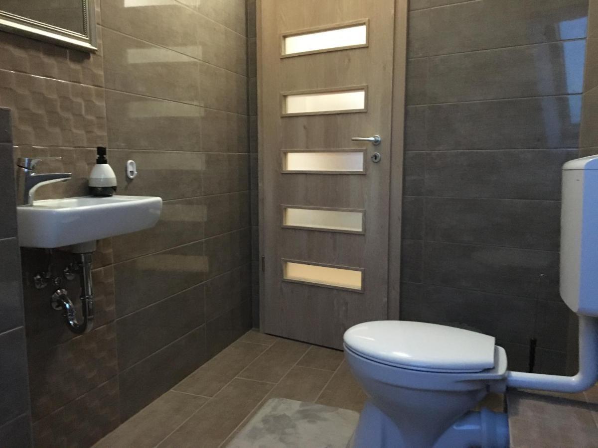 Queen Apartman Debrecen Bagian luar foto