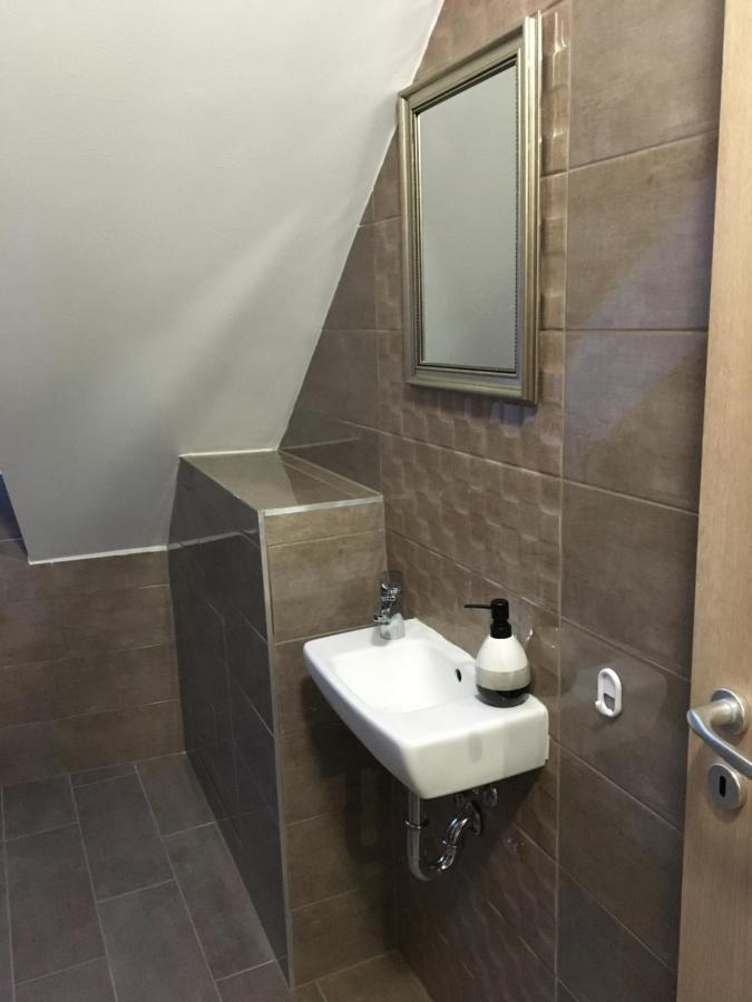 Queen Apartman Debrecen Bagian luar foto